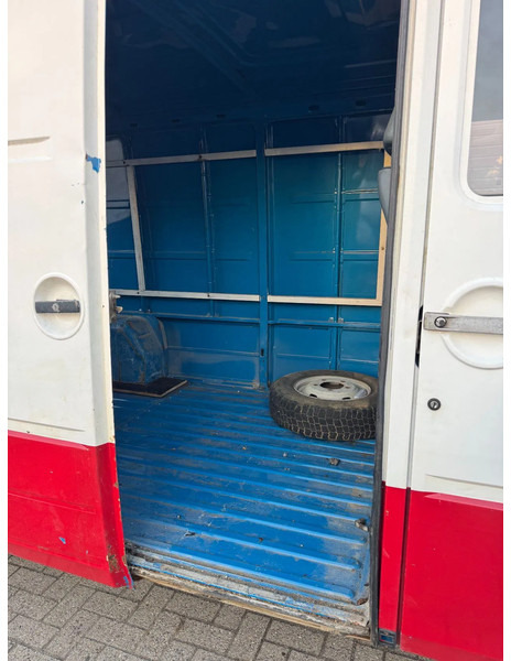 Renault Master **T35D-CAMIONETTE FRANCAIS** - Furgon: 4 kép. Renault Master **T35D-CAMIONETTE FRANCAIS** - Furgon: 4 kép.