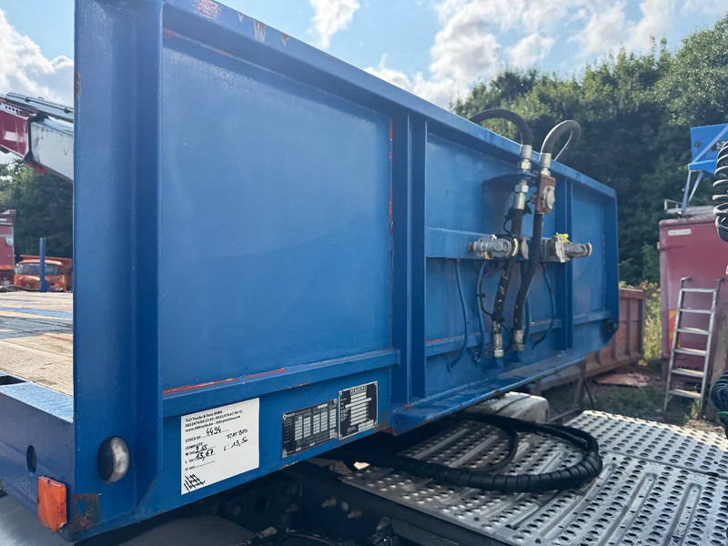 Renders **CRANE PALFINGER PK4500A-STEERING AXXLE** - Platós félpótkocsi: 4 kép. Renders **CRANE PALFINGER PK4500A-STEERING AXXLE** - Platós félpótkocsi: 4 kép.