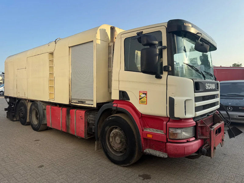 Scania P94-300 **BURTEC BITUM SPRAYER-BELGIAN TRUCK** - Teherautó: 3 kép. Scania P94-300 **BURTEC BITUM SPRAYER-BELGIAN TRUCK** - Teherautó: 3 kép.