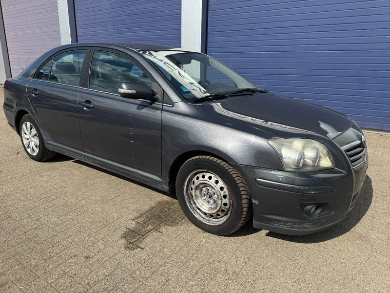 Toyota Avensis **DIESEL-AIRCO** - Autó: 3 kép. Toyota Avensis **DIESEL-AIRCO** - Autó: 3 kép.