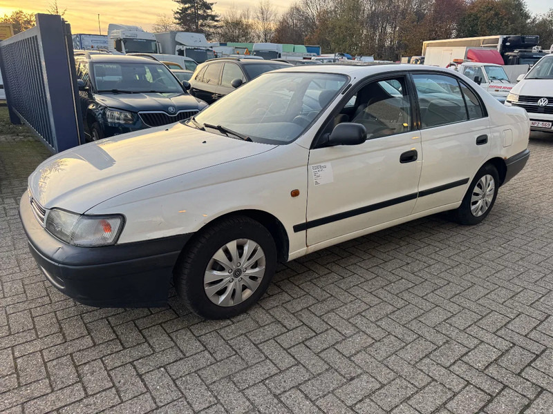 Toyota Carina E **1600XLI-VERRY CLEAN** - Szedán: 3 kép. Toyota Carina E **1600XLI-VERRY CLEAN** - Szedán: 3 kép.