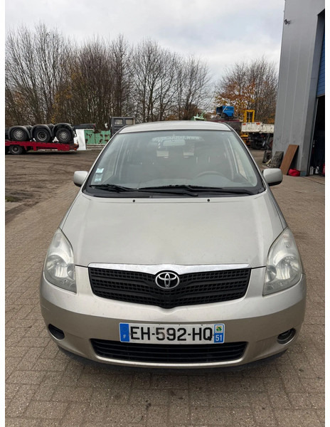 Toyota Corolla Verso **D4D-AIRCO** - Autó: 2 kép. Toyota Corolla Verso **D4D-AIRCO** - Autó: 2 kép.