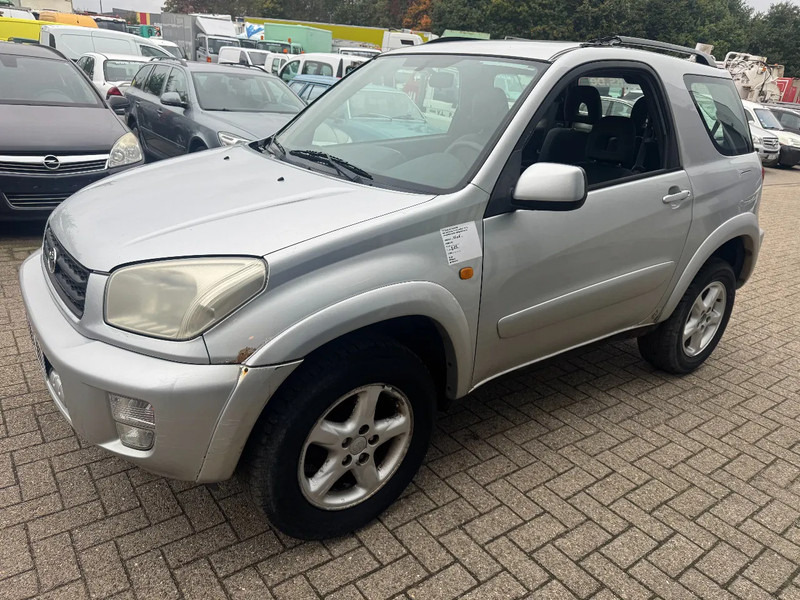 Toyota RAV4 **PETROL-AIRCO** - Autó: 1 kép. Toyota RAV4 **PETROL-AIRCO** - Autó: 1 kép.