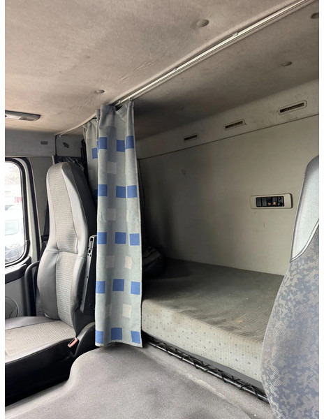 Platós teherautó Volvo FM 9.260 **MANUAL GEARBOX-FRENCH ORIGINE**: 17 kép.