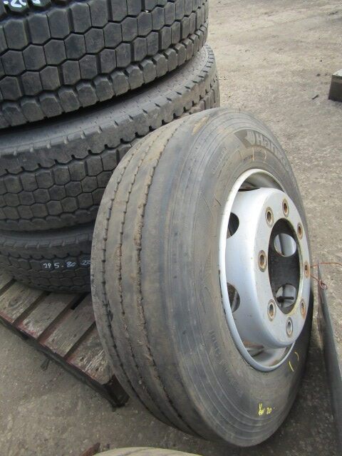 215/75/17.5 J RATED TRAILER WHEELS AND TYRE (2) 2018 HANKOOK 135/133J 8-10MM TREAD PAIR - Gumiabroncs - Teherautó: 2 kép. 215/75/17.5 J RATED TRAILER WHEELS AND TYRE (2) 2018 HANKOOK 135/133J 8-10MM TREAD PAIR - Gumiabroncs - Teherautó: 2 kép.