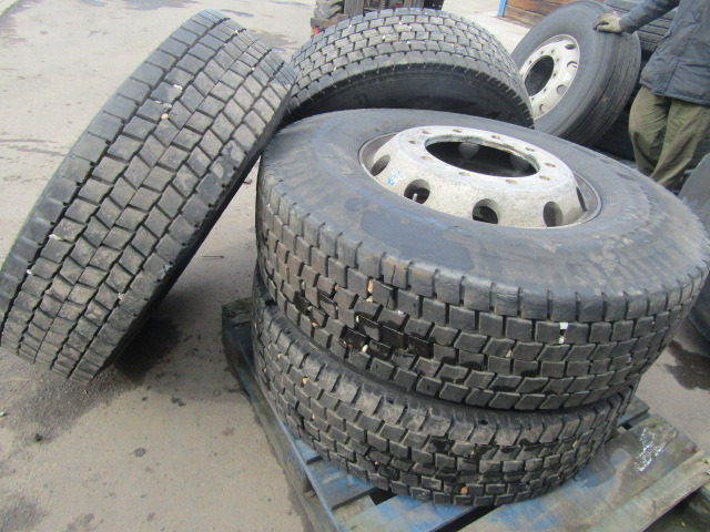 315/80/22.5 ALCOA (4) WITH PIRRELLI DRIVE PATTERN TYRES - Gumiabroncs - Teherautó: 3 kép. 315/80/22.5 ALCOA (4) WITH PIRRELLI DRIVE PATTERN TYRES - Gumiabroncs - Teherautó: 3 kép.