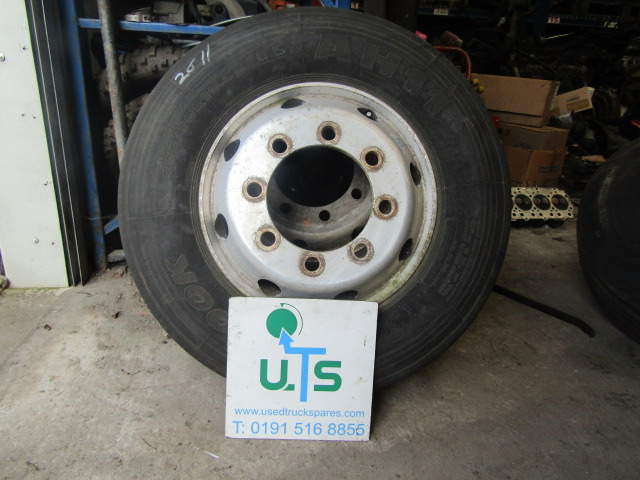 ALCOA ALLOYS (2) 19.5 8 STUD TYRES OUTDATED - Gumiabroncs - Teherautó: 1 kép. ALCOA ALLOYS (2) 19.5 8 STUD TYRES OUTDATED - Gumiabroncs - Teherautó: 1 kép.