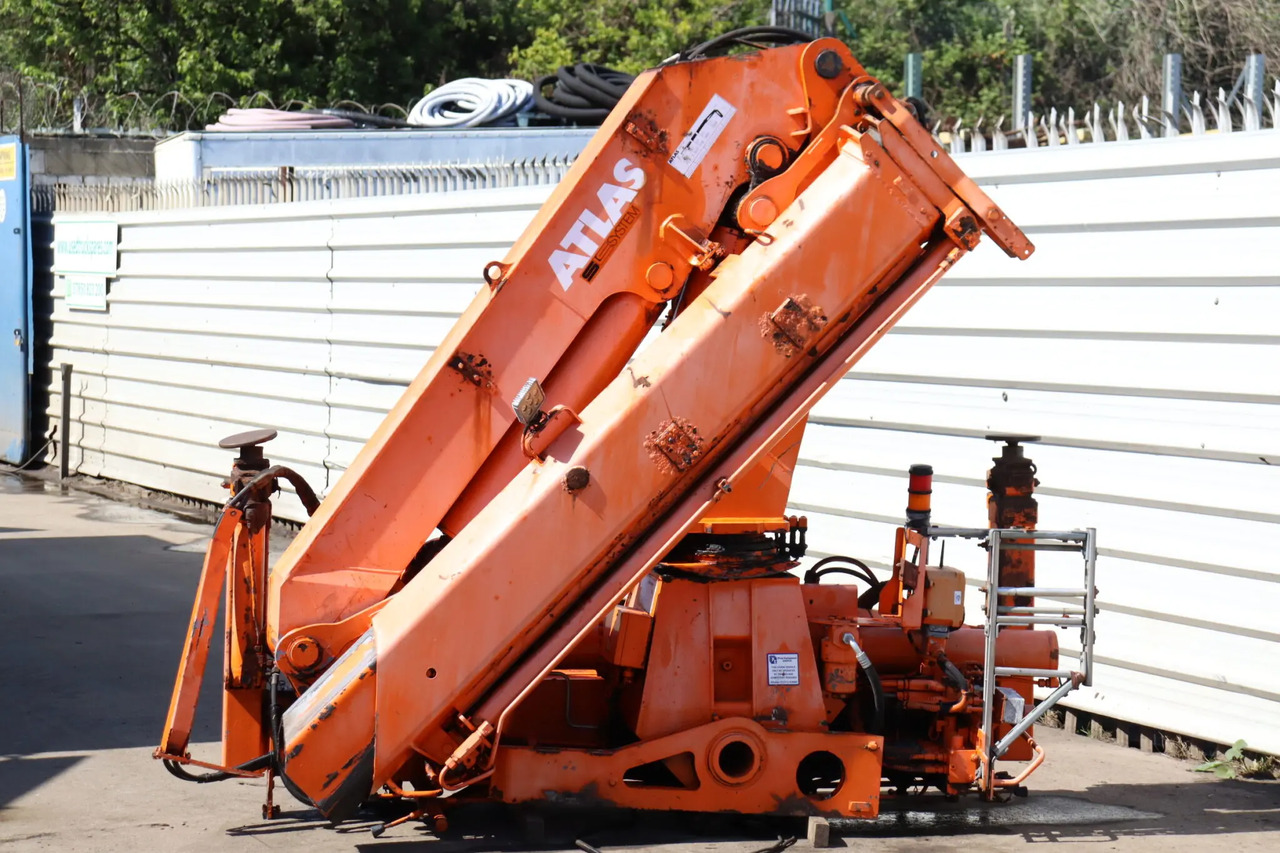 ATLAS 225.2 A2 KNUCKLEBOOM LOADER CRANE (2004) - Rakodódaru: 3 kép. ATLAS 225.2 A2 KNUCKLEBOOM LOADER CRANE (2004) - Rakodódaru: 3 kép.