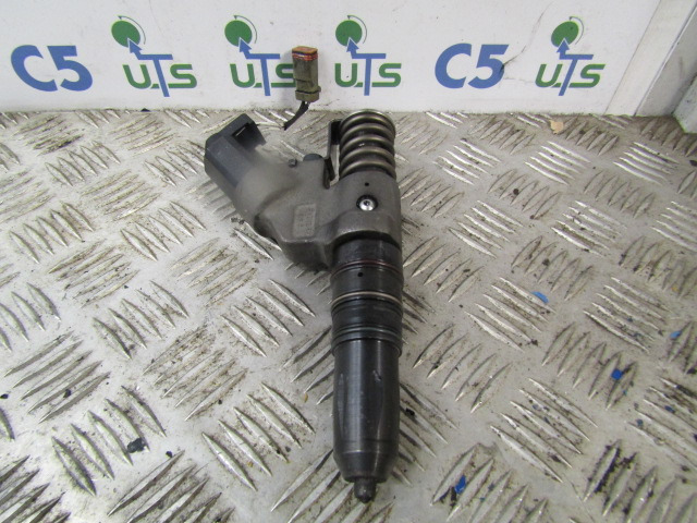 CUMMINS M11 INJECTORS (6) P/NO 3087772 - Üzemanyagrendszer - Teherautó: 2 kép. CUMMINS M11 INJECTORS (6) P/NO 3087772 - Üzemanyagrendszer - Teherautó: 2 kép.