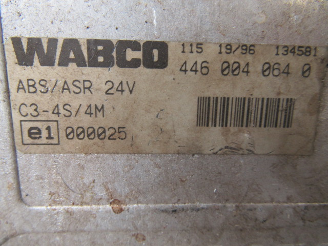 DAF 75 WABCO ABS ECU P/NO 446 004 064 0 - ECU - Teherautó: 2 kép. DAF 75 WABCO ABS ECU P/NO 446 004 064 0 - ECU - Teherautó: 2 kép.