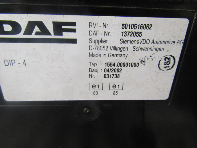 DAF CF65 CLOCK CLUSTER 1372055 - Fülke és belső tér - Teherautó: 2 kép. DAF CF65 CLOCK CLUSTER 1372055 - Fülke és belső tér - Teherautó: 2 kép.