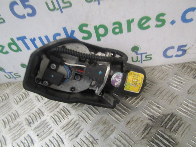 DAF LF 220 WIPER MOTOR ‘VALEO’ P/NO 53558202 - Fülke és belső tér - Teherautó: 2 kép. DAF LF 220 WIPER MOTOR ‘VALEO’ P/NO 53558202 - Fülke és belső tér - Teherautó: 2 kép.
