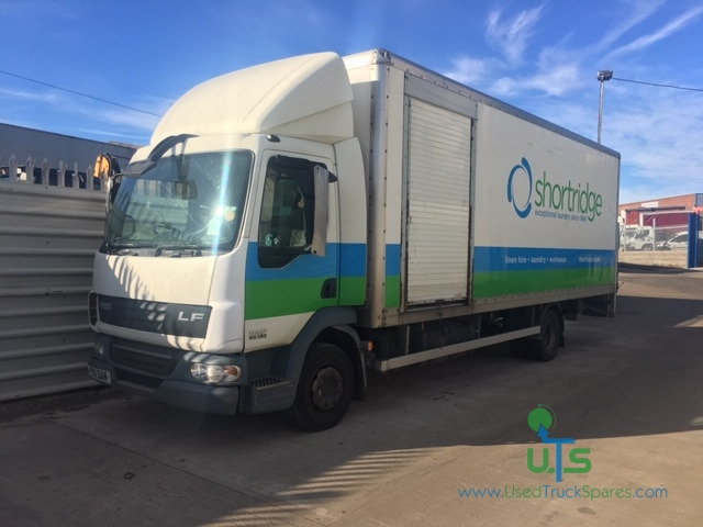 DAF LF 45 22ft BOXVAN - Dobozos felépítményű teherautó: 1 kép. DAF LF 45 22ft BOXVAN - Dobozos felépítményű teherautó: 1 kép.