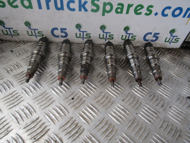 DAF LF 55 EURO 3 INJECTORS (SET OF 6) P/NO 0445120-007 - Üzemanyagrendszer - Teherautó: 1 kép. DAF LF 55 EURO 3 INJECTORS (SET OF 6) P/NO 0445120-007 - Üzemanyagrendszer - Teherautó: 1 kép.