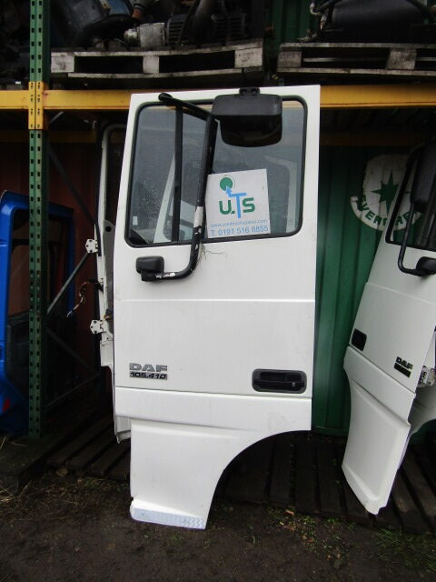 DAF XF 105 NEARSIDE (PASSENGER) COMPLETE DOOR - Fülke és belső tér - Teherautó: 2 kép. DAF XF 105 NEARSIDE (PASSENGER) COMPLETE DOOR - Fülke és belső tér - Teherautó: 2 kép.
