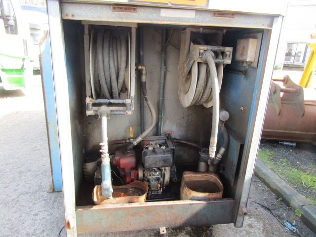 DIESEL FUEL TANK 10,500 LTR APPROX COMPLETE WITH DONKEY ENGINE, PUMPS AND HOSES, ALL IN WORKING ORDER (3.6 X 1.8 X 1.8M) - Tároló tartály: 5 kép. DIESEL FUEL TANK 10,500 LTR APPROX COMPLETE WITH DONKEY ENGINE, PUMPS AND HOSES, ALL IN WORKING ORDER (3.6 X 1.8 X 1.8M) - Tároló tartály: 5 kép.