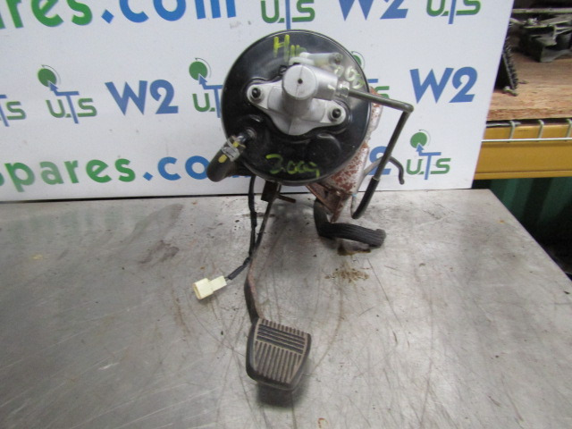 HINO 300 SERIES CLUTCH SERVO COMPLETE P/NO 131030-30030 - Motor és alkatrészek - Teherautó: 1 kép. HINO 300 SERIES CLUTCH SERVO COMPLETE P/NO 131030-30030 - Motor és alkatrészek - Teherautó: 1 kép.