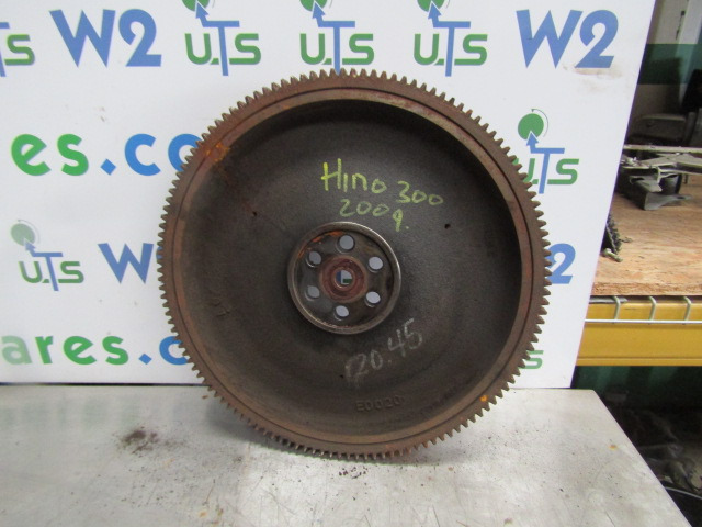 HINO 300 SERIES FLYWHEEL P/NO E0020 - Lendkerék - Teherautó: 1 kép. HINO 300 SERIES FLYWHEEL P/NO E0020 - Lendkerék - Teherautó: 1 kép.