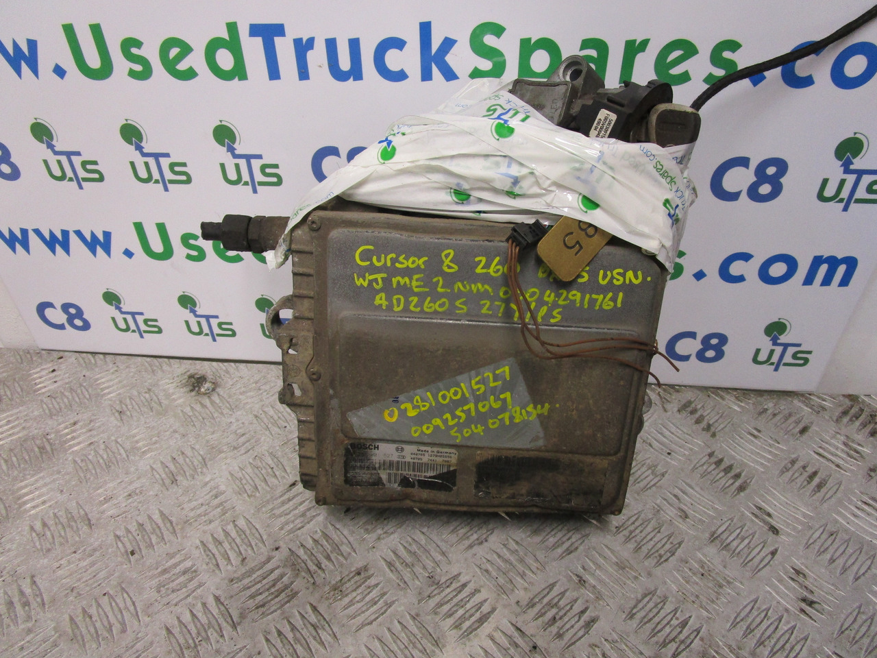 IVECO CURSOR 8 260 ENGINE ECU KIT P/NO 0281001527 - ECU - Teherautó: 1 kép. IVECO CURSOR 8 260 ENGINE ECU KIT P/NO 0281001527 - ECU - Teherautó: 1 kép.