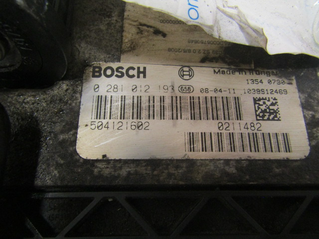 IVECO DAILY 3.0 (FICE 3481C) ECU KIT COMPLETE P/NO BOSCH 0281020193 - ECU - Teherautó: 2 kép. IVECO DAILY 3.0 (FICE 3481C) ECU KIT COMPLETE P/NO BOSCH 0281020193 - ECU - Teherautó: 2 kép.