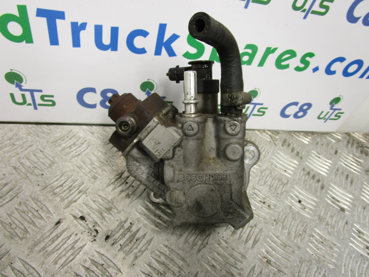 IVECO DAILY 3.0 FICE3481C BOSCH FUEL PUMP P/NO 0445010512 - Üzemanyagrendszer - Teherautó: 1 kép. IVECO DAILY 3.0 FICE3481C BOSCH FUEL PUMP P/NO 0445010512 - Üzemanyagrendszer - Teherautó: 1 kép.