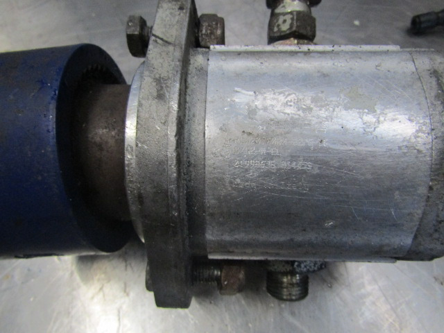 JOHNSTON JETTING PUMP HYDRAULIC DRIVE MOTOR - Hidraulikus motor - Többcélú/ Speciális jármű: 3 kép. JOHNSTON JETTING PUMP HYDRAULIC DRIVE MOTOR - Hidraulikus motor - Többcélú/ Speciális jármű: 3 kép.