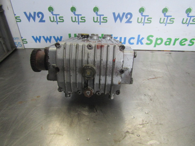 JOHNSTON VT650 HIGH PRESSURE WATER JETTING PUMP - Hűtőfolyadék szivattyú - Többcélú/ Speciális jármű: 4 kép. JOHNSTON VT650 HIGH PRESSURE WATER JETTING PUMP - Hűtőfolyadék szivattyú - Többcélú/ Speciális jármű: 4 kép.