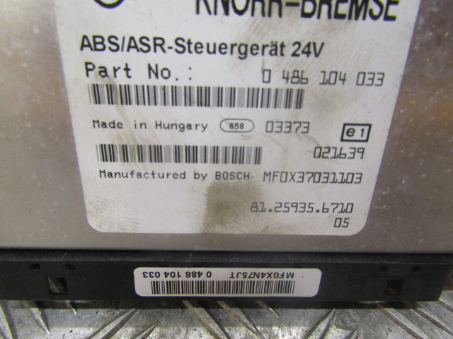 MAN TGA ABS / ASR ECU P/NO 81.25935.6710 - ECU - Teherautó: 2 kép. MAN TGA ABS / ASR ECU P/NO 81.25935.6710 - ECU - Teherautó: 2 kép.