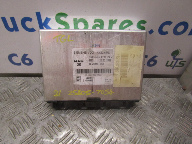 MAN TGL ELECTRONIC FFR UNIT P/NO 81.25805.7054 - Elektromos rendszer - Teherautó: 1 kép. MAN TGL ELECTRONIC FFR UNIT P/NO 81.25805.7054 - Elektromos rendszer - Teherautó: 1 kép.