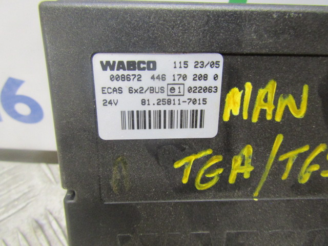 MAN TGM/TGS 6X2 ECAS CONTROL UNIT 81.25811.7015 - ECU - Teherautó: 2 kép. MAN TGM/TGS 6X2 ECAS CONTROL UNIT 81.25811.7015 - ECU - Teherautó: 2 kép.