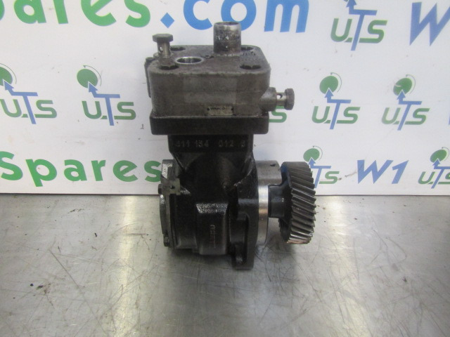 MERCEDES 1829 OM906 EURO 5 WABCO COMPRESSOR 4111540040 - Motor és alkatrészek - Teherautó: 4 kép. MERCEDES 1829 OM906 EURO 5 WABCO COMPRESSOR 4111540040 - Motor és alkatrészek - Teherautó: 4 kép.