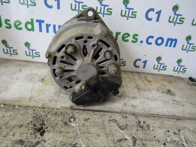 MERCEDES ATEGO 815/1823 ALTERNATOR BOSCH P/NO 0986040260 - Elektromos rendszer - Teherautó: 3 kép. MERCEDES ATEGO 815/1823 ALTERNATOR BOSCH P/NO 0986040260 - Elektromos rendszer - Teherautó: 3 kép.