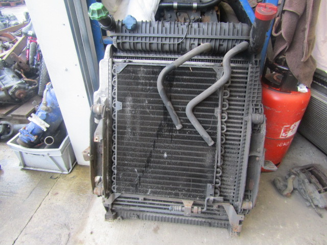 MERCEDES AXOR 1829 OM906 RADIATOR & INTERCOOLER A940 500 0403 / 0401 - Radiátor - Teherautó: 3 kép. MERCEDES AXOR 1829 OM906 RADIATOR & INTERCOOLER A940 500 0403 / 0401 - Radiátor - Teherautó: 3 kép.