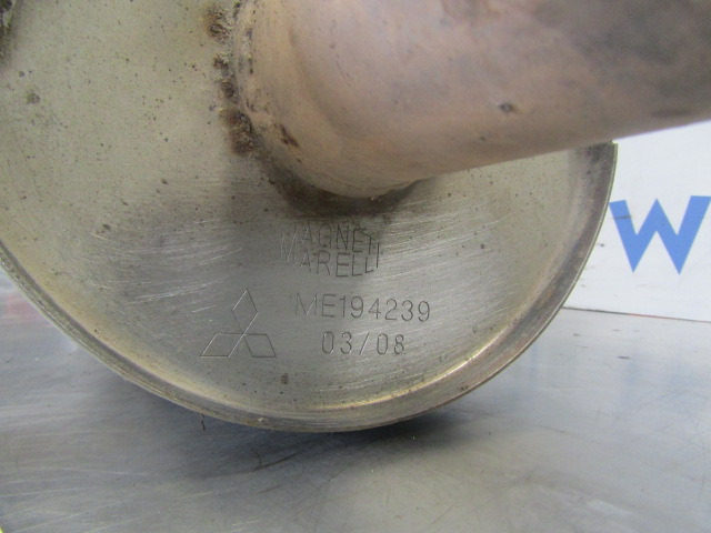 MITSUBISHI FUSO 4M50 DPF EXHAUST P/NO ME194239 - Kipufogórendszer - Teherautó: 3 kép. MITSUBISHI FUSO 4M50 DPF EXHAUST P/NO ME194239 - Kipufogórendszer - Teherautó: 3 kép.