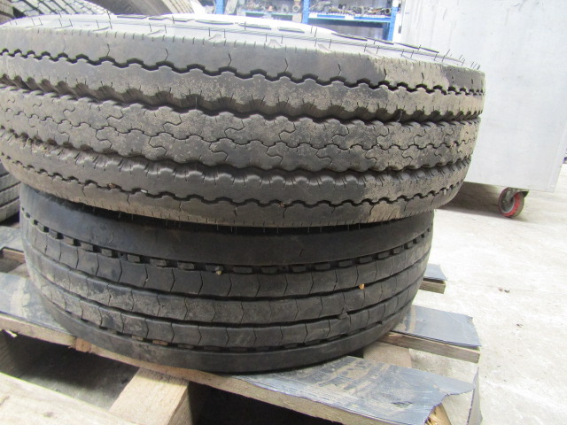 MITSUBISHI FUSO (6) WHEELS AND TYRES 205/75/17.5 8-10MM TREAD 32MM HOLES SET OF 6 - Gumiabroncs - Teherautó: 2 kép. MITSUBISHI FUSO (6) WHEELS AND TYRES 205/75/17.5 8-10MM TREAD 32MM HOLES SET OF 6 - Gumiabroncs - Teherautó: 2 kép.