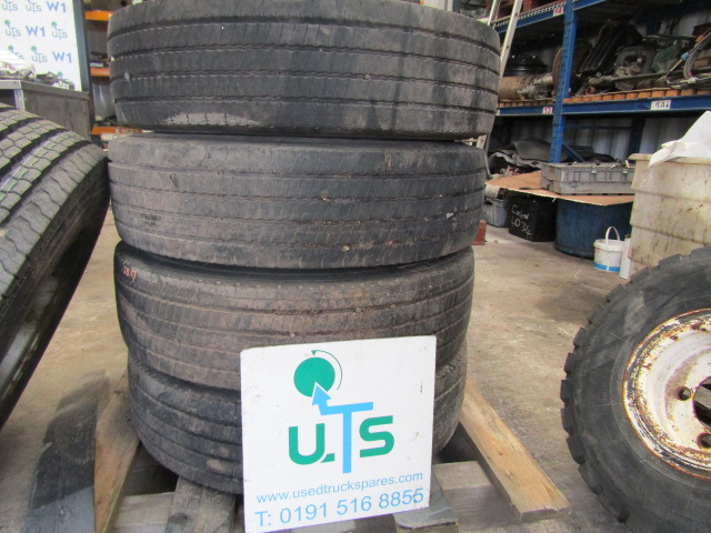 MITSUBISHI FUSO (6) WHEELS AND TYRES 205/75/17.5 8-10MM TREAD 32MM HOLES SET OF 6 - Gumiabroncs - Teherautó: 4 kép. MITSUBISHI FUSO (6) WHEELS AND TYRES 205/75/17.5 8-10MM TREAD 32MM HOLES SET OF 6 - Gumiabroncs - Teherautó: 4 kép.
