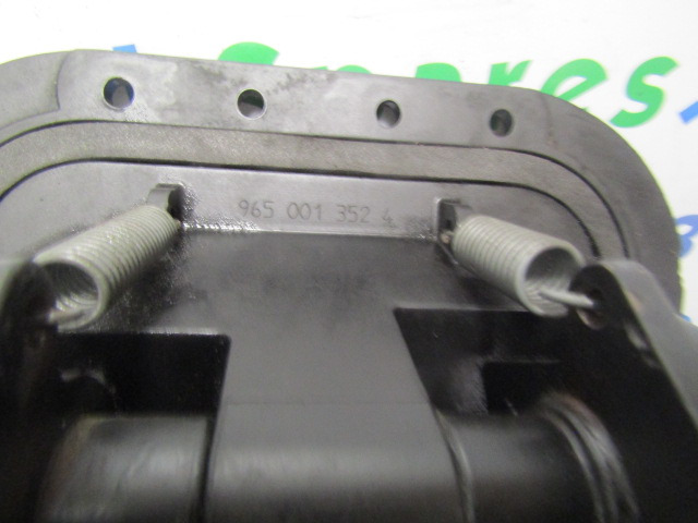 RENAULT MIDLUM DCI PEDAL BOX INC BRAKE VALVE + CLUTCH CYLINDER - Fülke és belső tér - Teherautó: 2 kép. RENAULT MIDLUM DCI PEDAL BOX INC BRAKE VALVE + CLUTCH CYLINDER - Fülke és belső tér - Teherautó: 2 kép.