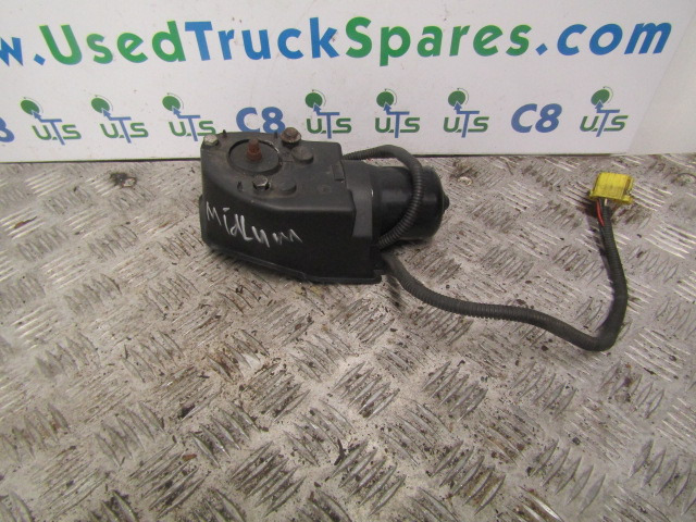 RENAULT MIDLUM DCI WIPER MOTOR P/NO 53558402 - Fülke és belső tér - Teherautó: 2 kép. RENAULT MIDLUM DCI WIPER MOTOR P/NO 53558402 - Fülke és belső tér - Teherautó: 2 kép.