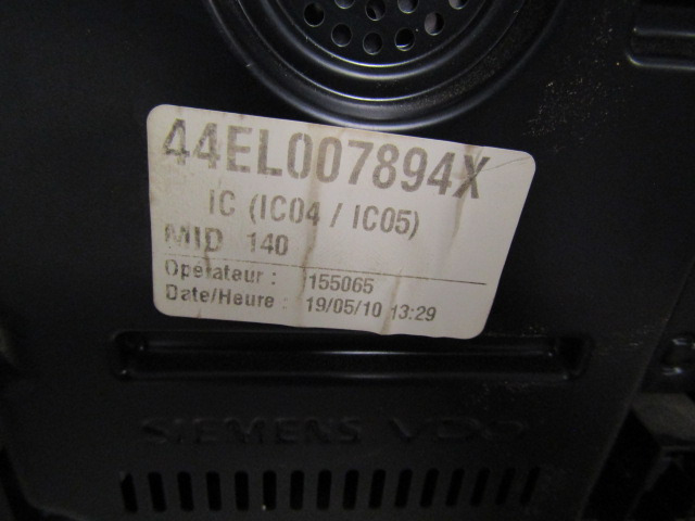 RENAULT MIDLUM DXI CLOCK CLUSTER P/NO 7421050636-04 - Fülke és belső tér - Teherautó: 2 kép. RENAULT MIDLUM DXI CLOCK CLUSTER P/NO 7421050636-04 - Fülke és belső tér - Teherautó: 2 kép.
