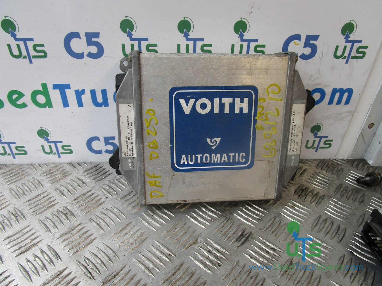 VOITH DAF GEARBOX ECU P/NO 6861210 - Sebességváltó - Teherautó: 1 kép. VOITH DAF GEARBOX ECU P/NO 6861210 - Sebességváltó - Teherautó: 1 kép.