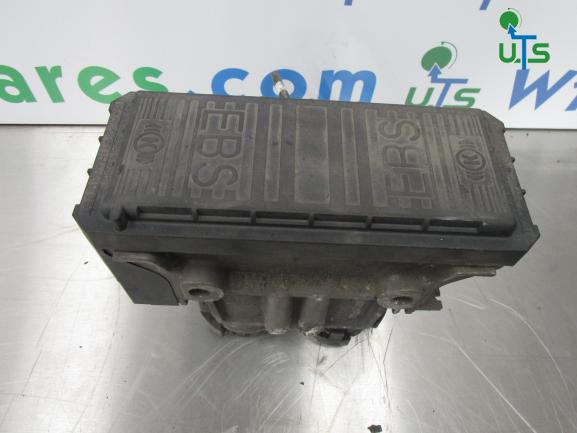 VOLVO FE EBS MODULATOR P/NO 21122035 - Fék alkatrészek - Teherautó: 1 kép. VOLVO FE EBS MODULATOR P/NO 21122035 - Fék alkatrészek - Teherautó: 1 kép.