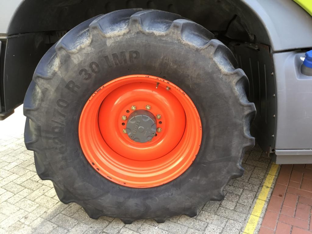 CLAAS JAGUAR 960 - Önjáró szecskázógép: 2 kép. CLAAS JAGUAR 960 - Önjáró szecskázógép: 2 kép.