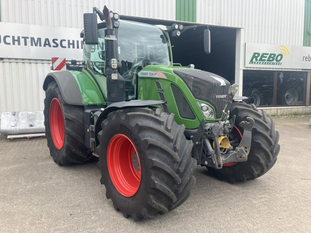 Fendt 724 Profi Plus - Traktor: 1 kép. Fendt 724 Profi Plus - Traktor: 1 kép.