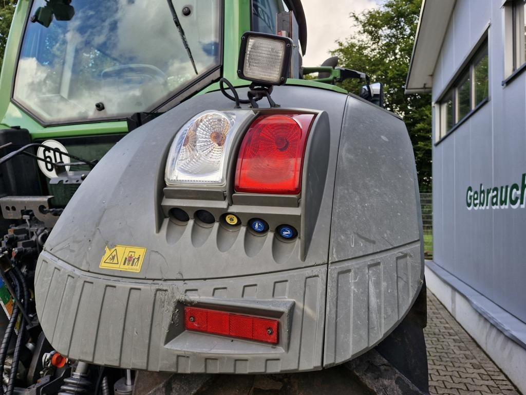 Fendt 826 VARIO PROFI PLUS - Traktor: 2 kép. Fendt 826 VARIO PROFI PLUS - Traktor: 2 kép.