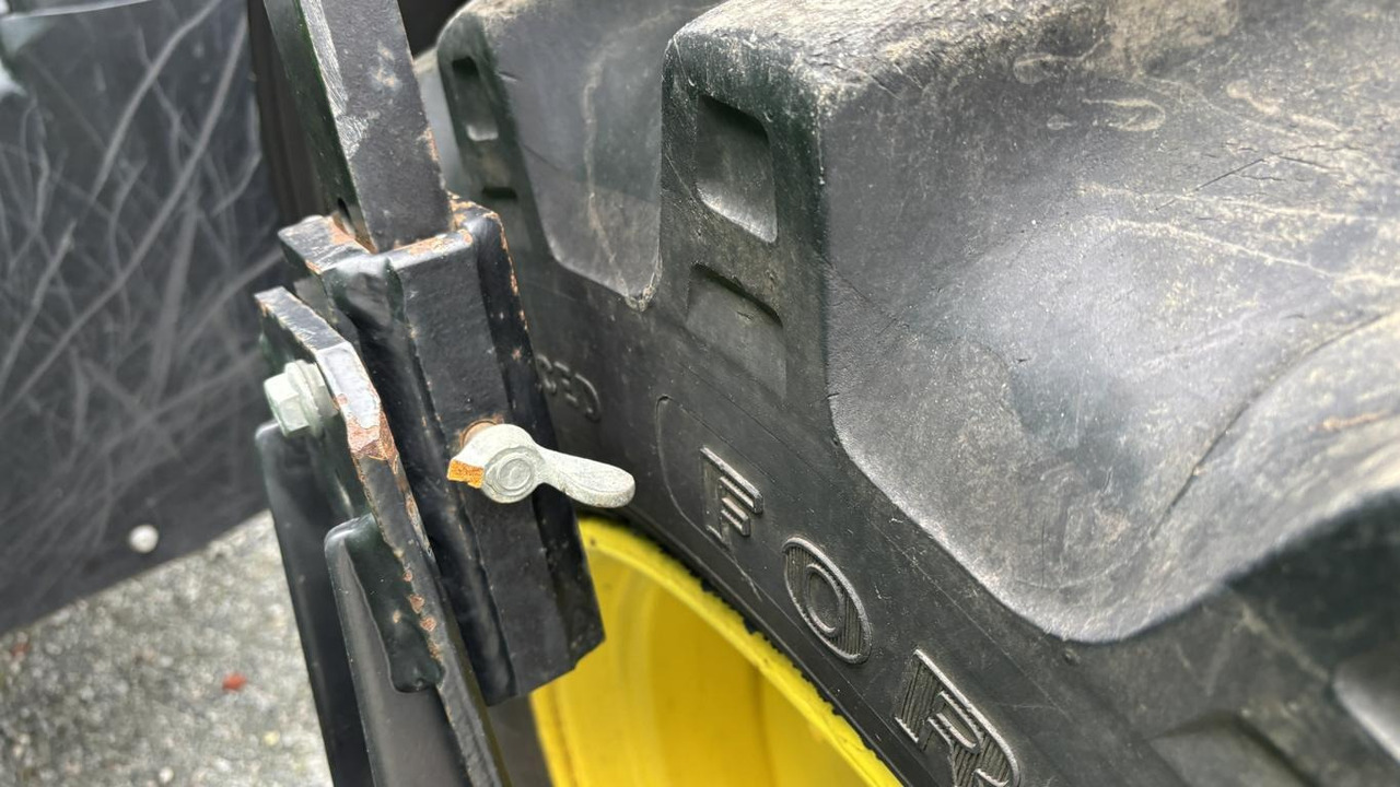 John Deere 6120M 4298L - Kommunális traktor: 2 kép. John Deere 6120M 4298L - Kommunális traktor: 2 kép.