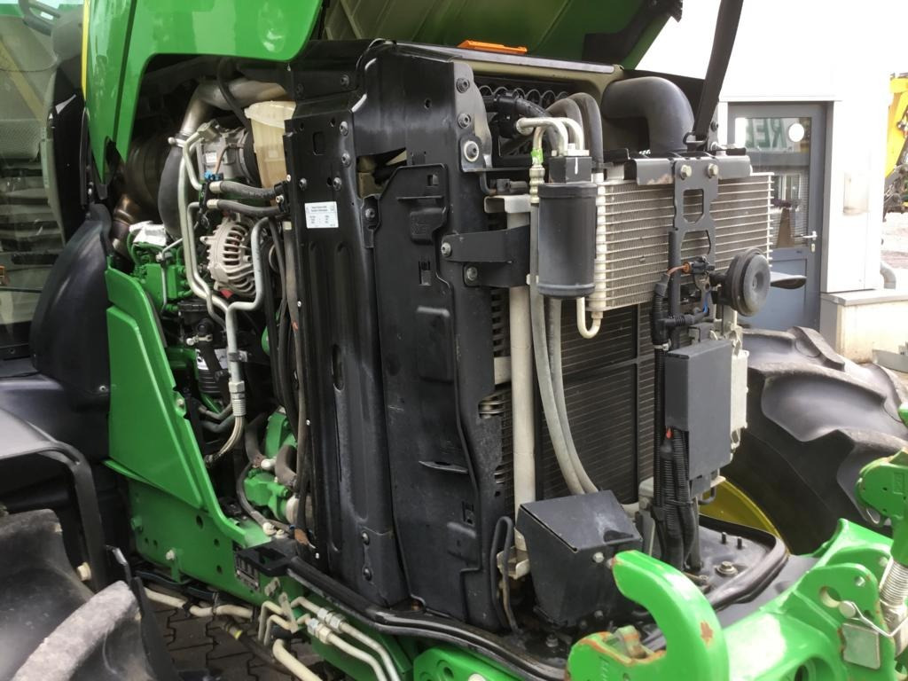 John Deere 6130R - Traktor: 3 kép. John Deere 6130R - Traktor: 3 kép.