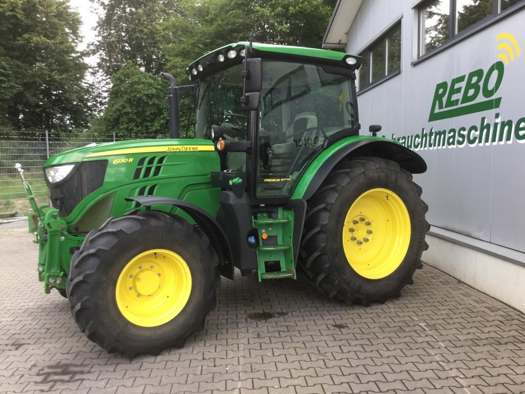 John Deere 6130R - Traktor: 1 kép. John Deere 6130R - Traktor: 1 kép.