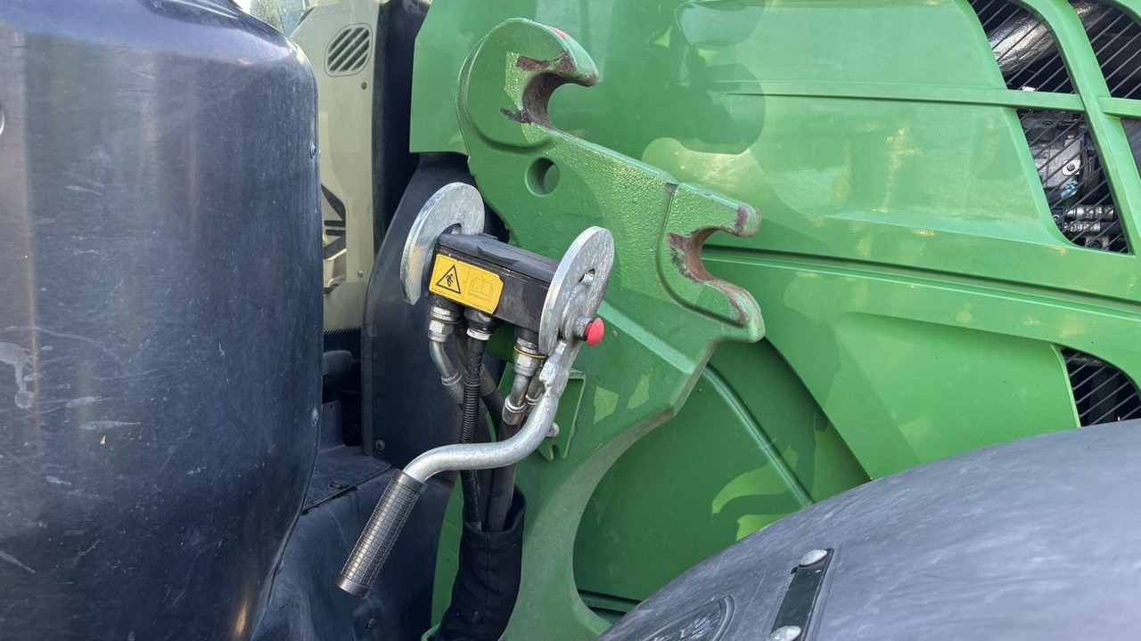 John Deere 6195 R - Traktor: 3 kép. John Deere 6195 R - Traktor: 3 kép.