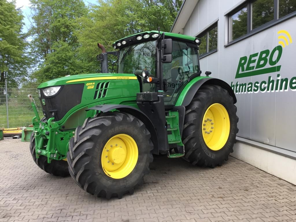 John Deere 6195R - Traktor: 1 kép. John Deere 6195R - Traktor: 1 kép.