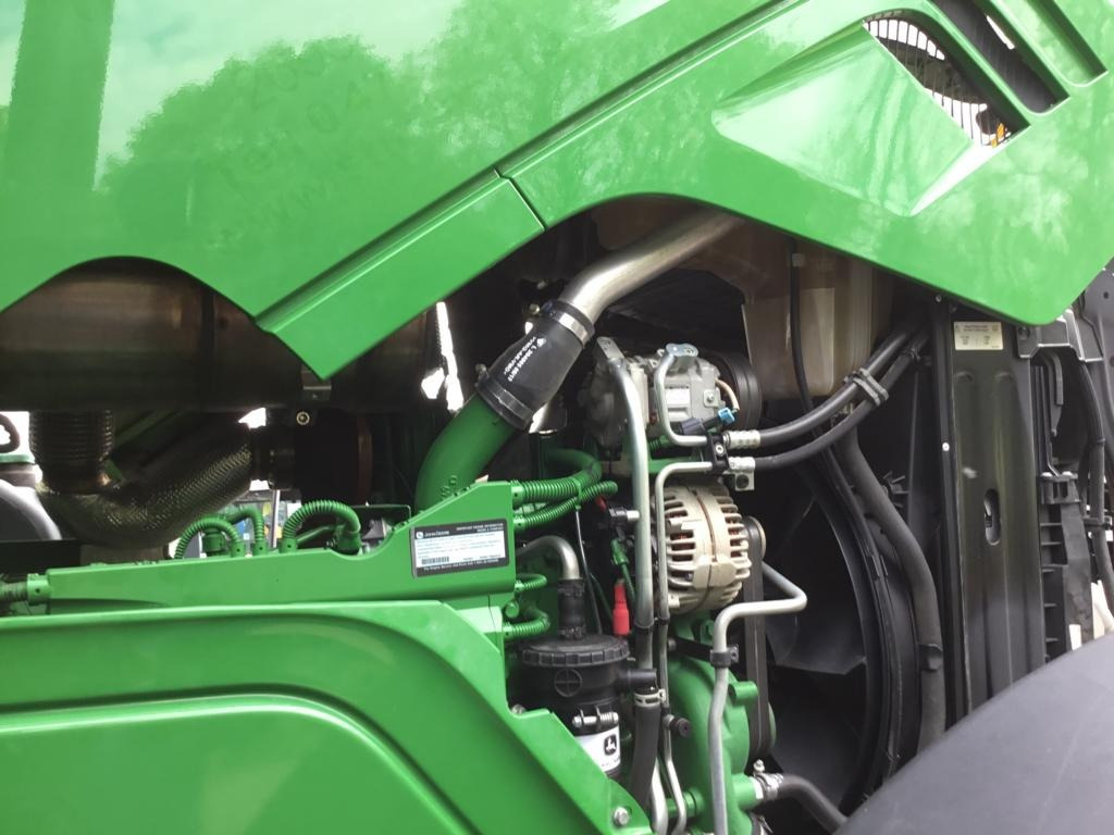 John Deere 6195R - Traktor: 2 kép. John Deere 6195R - Traktor: 2 kép.